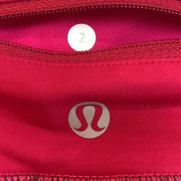 RARE LULULEMON SKORT! Get it before it is GONE!! Size 2 - Picture 4 of 9
